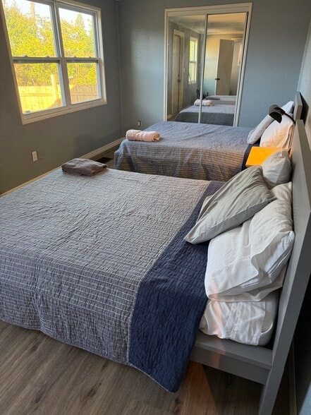 Building Photo - 10495 118th Ave