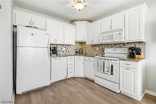 Building Photo - 7330 Estero Blvd