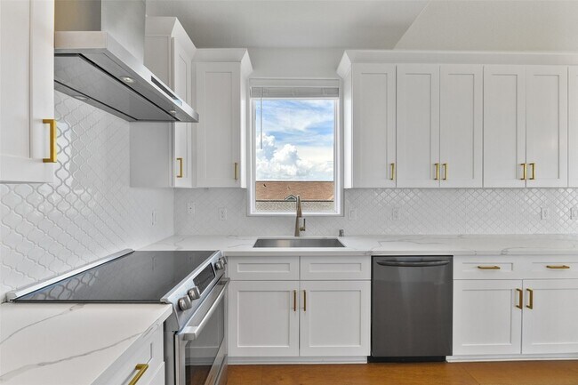 Building Photo - 4006 Fort Bend Dr