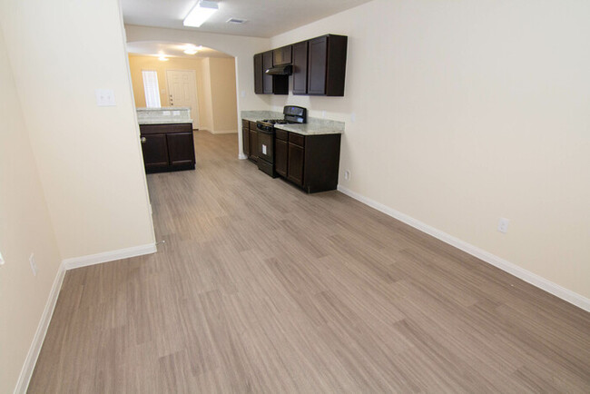 Building Photo - 961 River Sage Ct