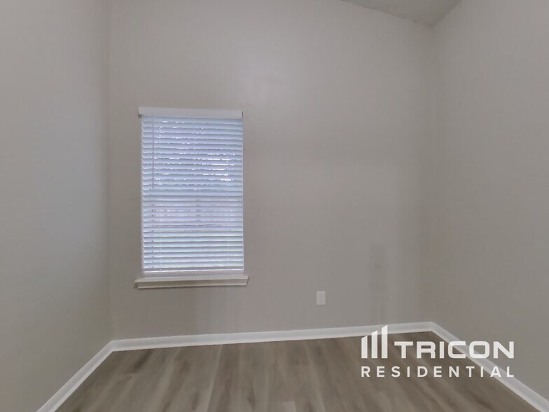 Building Photo - 3139 Boynton Dr