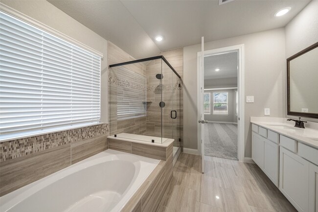 Building Photo - 17716 Ml Mnr Dr