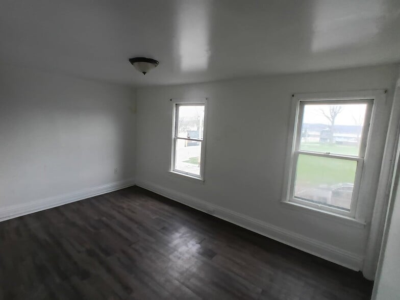 Bedroom - 1005 Hamilton Ave