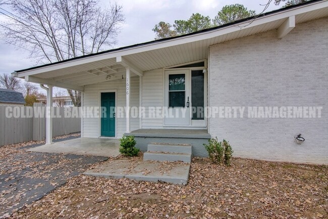 Building Photo - 1606 Oaken Trail