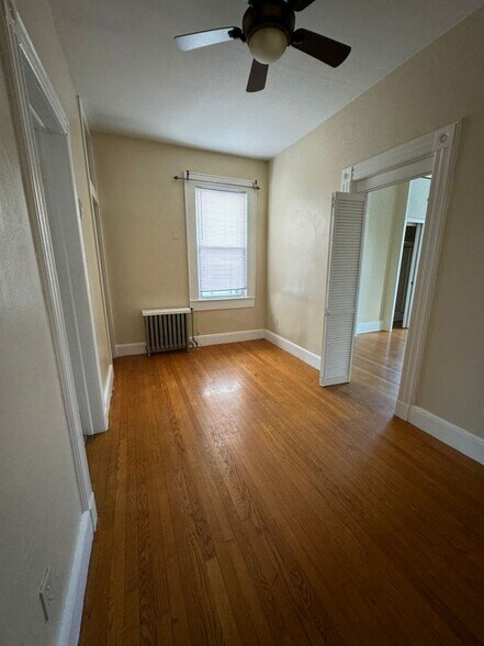 Building Photo - 107 Poplar St