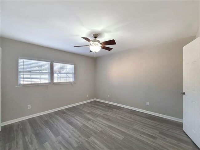Building Photo - 2406 Campbellton Rd SW
