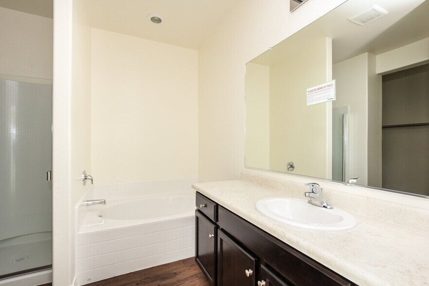 Building Photo - 4116 S 81st Dr