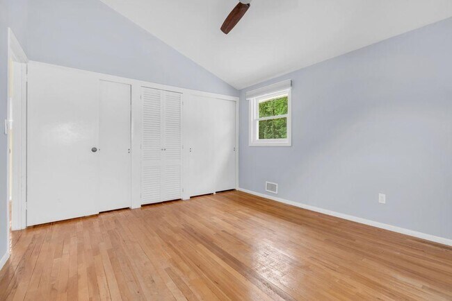 Building Photo - 61 Cornell Dr