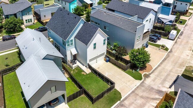 Building Photo - 6025 Seville Dr