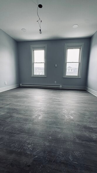 Building Photo - 8 W Abbott St