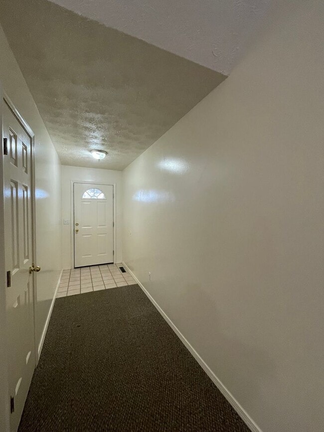 Building Photo - Excellent location - Wonderful all brick contemporary ranch styled home