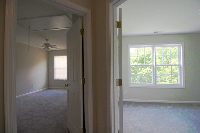 Building Photo - Gorgeous 3 bedroom, 2.5 bath house close to Brier Creek