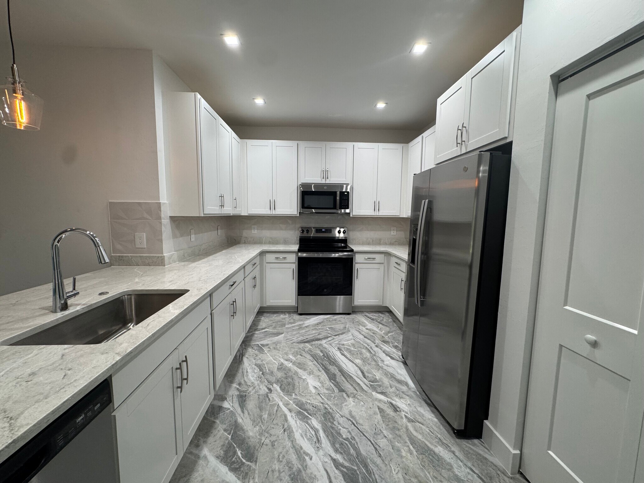 Kitchen - 10927 Salt Bay Way