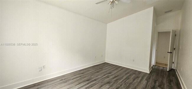 Building Photo - 1980 SE 11th St