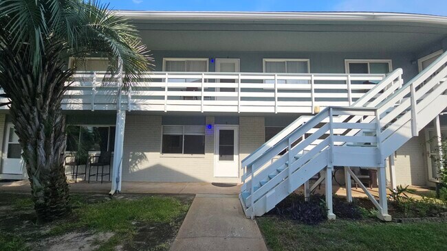 Primary Photo - 726 Eglin Pkwy