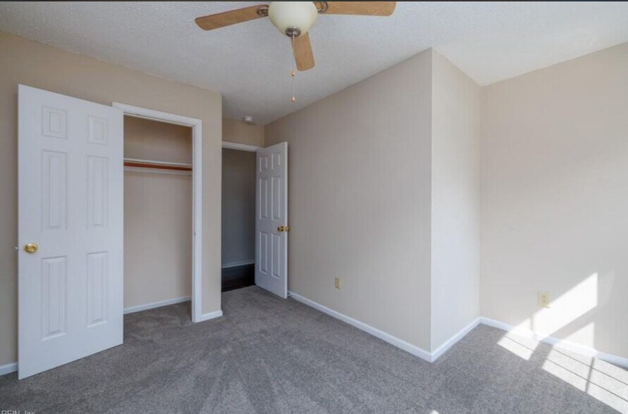 Building Photo - 1288 Hillock Xing
