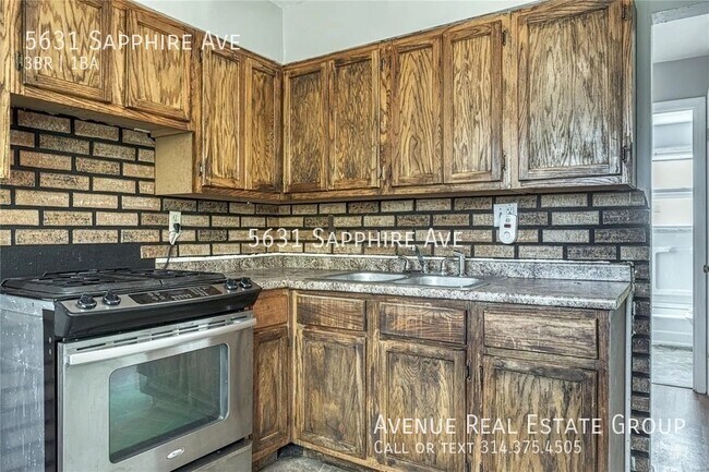 Building Photo - Just Listed! - 5631 Sapphire Ave