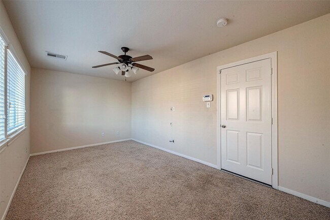 Building Photo - 3302 Clearview Cir