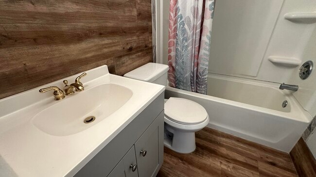 Building Photo - 53 Scotch Pine Dr