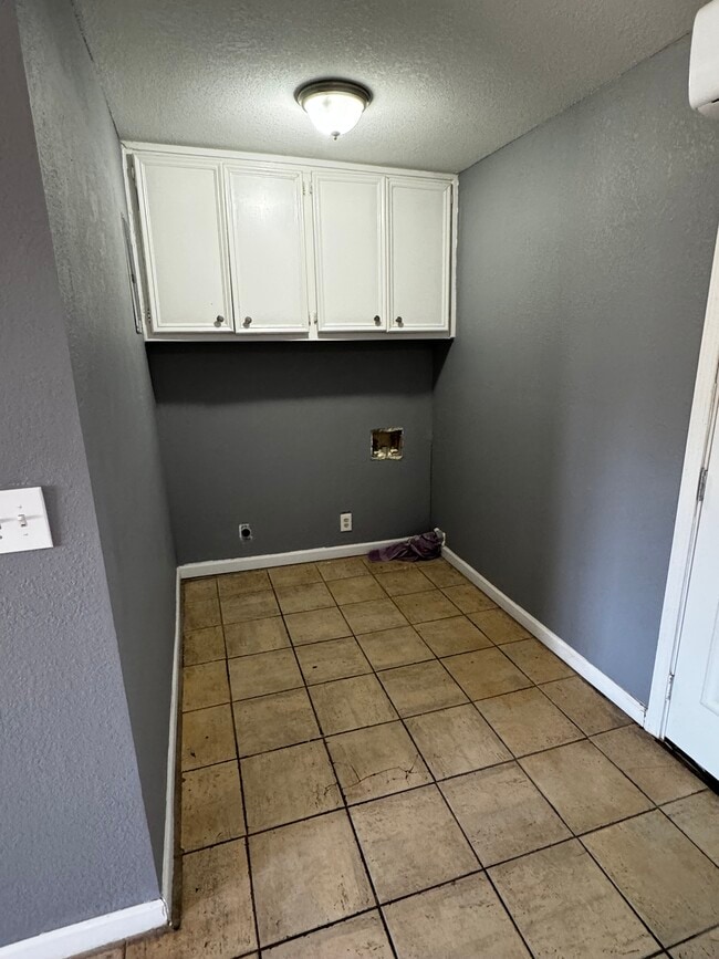 Building Photo - 1911 41st St