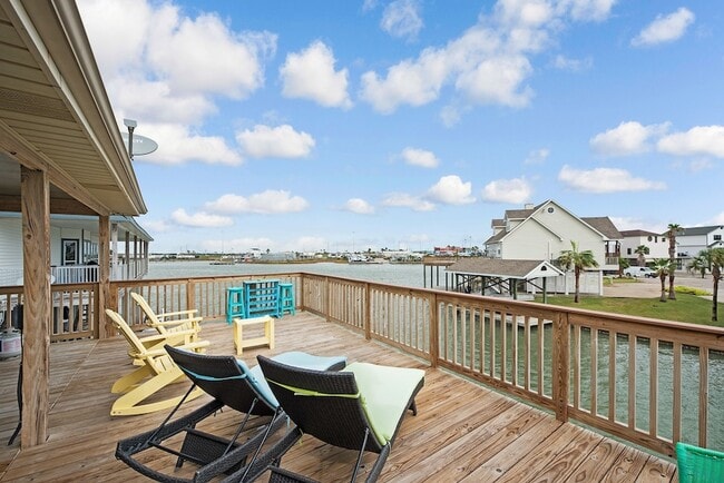 Building Photo - 336 Admiral Cir