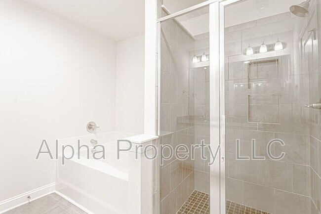 Building Photo - 502 Milbury Way