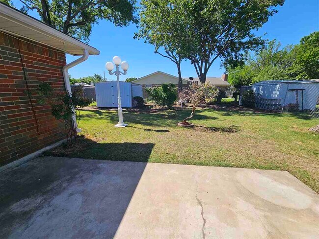 Building Photo - 7318 NW Andrews Ave