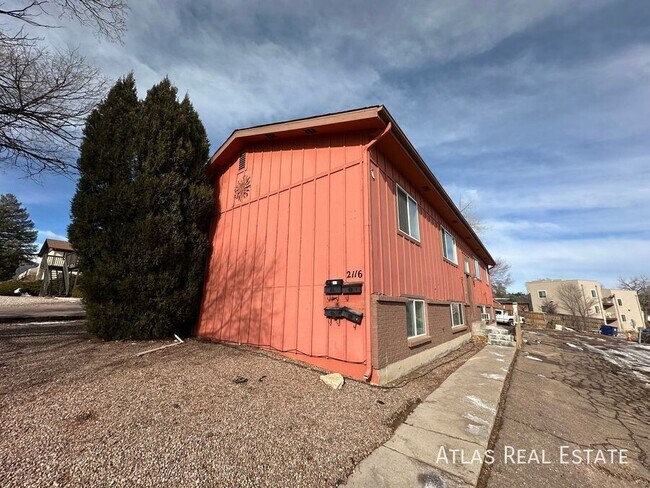 Building Photo - 2116 Friendship Pl