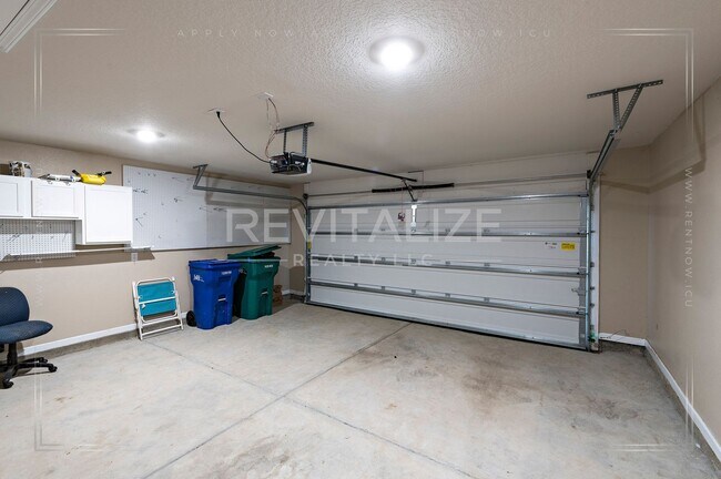 Building Photo - 22360 Aleutian Ave