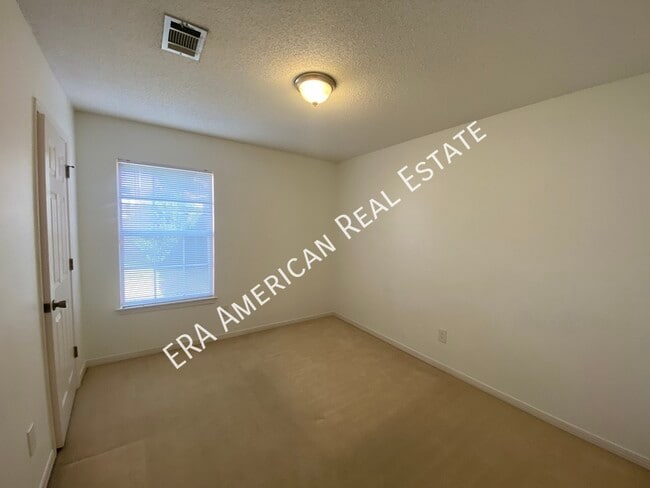 Building Photo - 4032 Leesway Cir