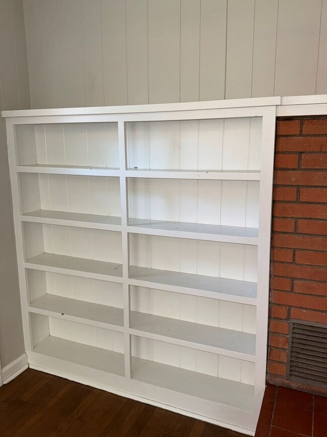 Building Photo - East AVL Spacious Apartment Ready for Occupancy!
