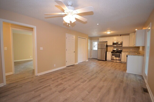 Building Photo - 106 N Bell Haven St