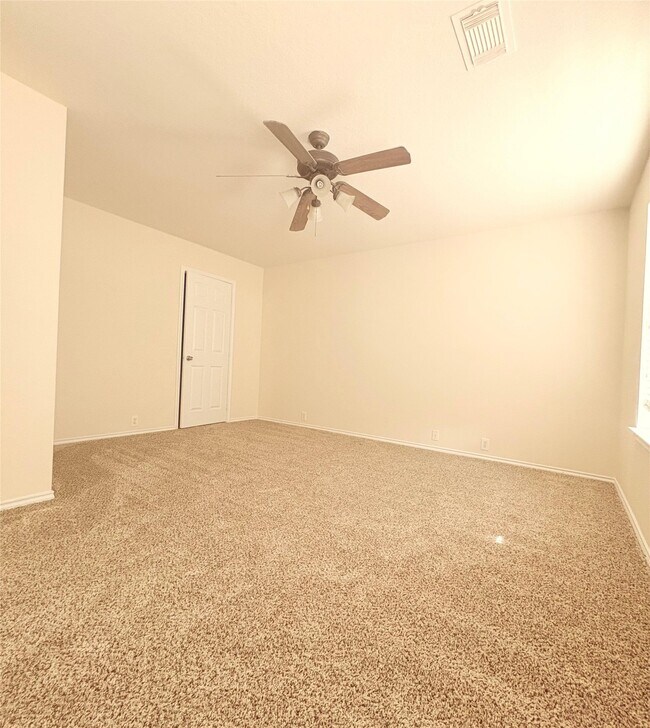 Building Photo - 5818 Kenwood