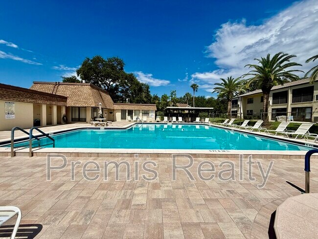 Building Photo - 2400 Winding Creek Blvd