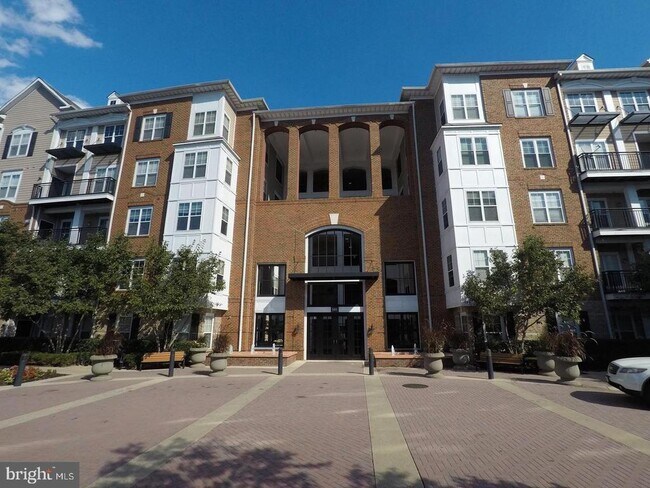 Building Photo - 501 Hungerford Dr