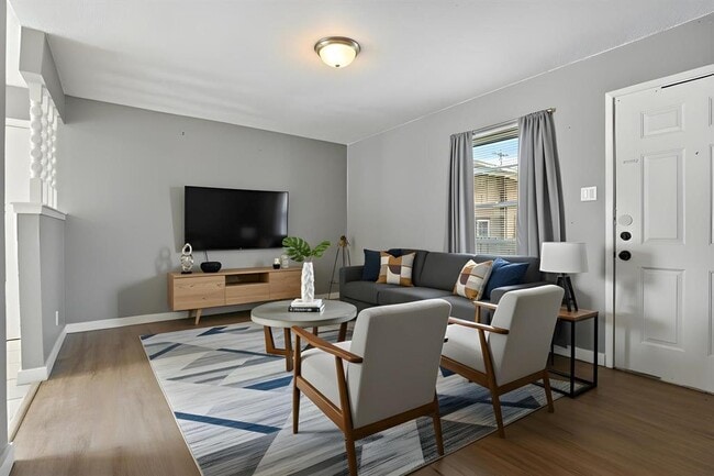 Building Photo - 2405 Parker Cir