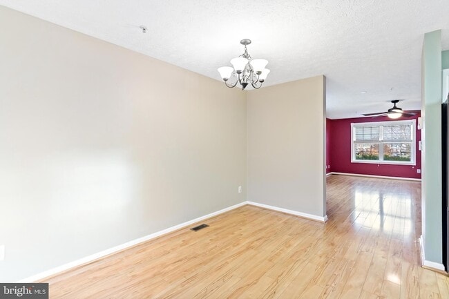 Building Photo - 520 Buckstone Garth