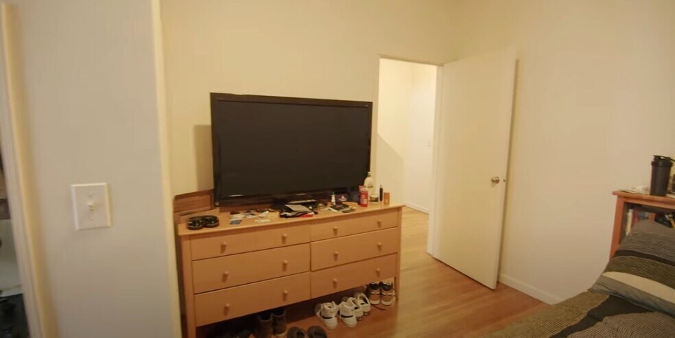 Building Photo - 6 Hingham St