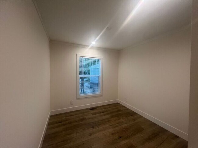 Building Photo - Coming Soon! Newly built 2024 mobile home, 1 BR, all lvp flooring, stainless steel appliances