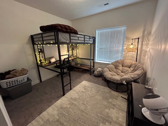 Building Photo - 891 S 2300 E