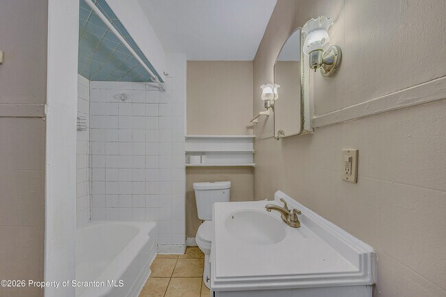 Building Photo - 2513 N Main Ave