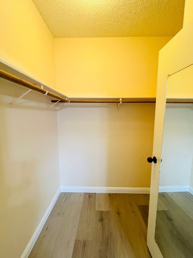 Building Photo - Mililani Mauka 2 bedroom 1 bath townhouse in Kumelewai Court