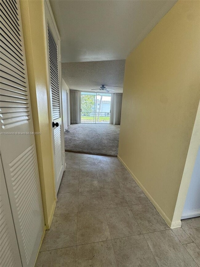 Building Photo - 8450 Sunrise Lakes Blvd