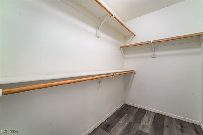 Building Photo - 10667 Mann St