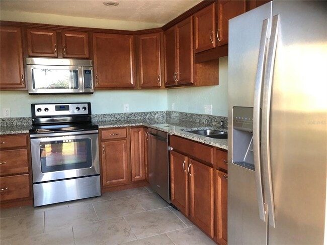 Building Photo - 37 144th Ave