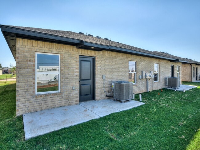 Building Photo - Glenhaven Townhomes