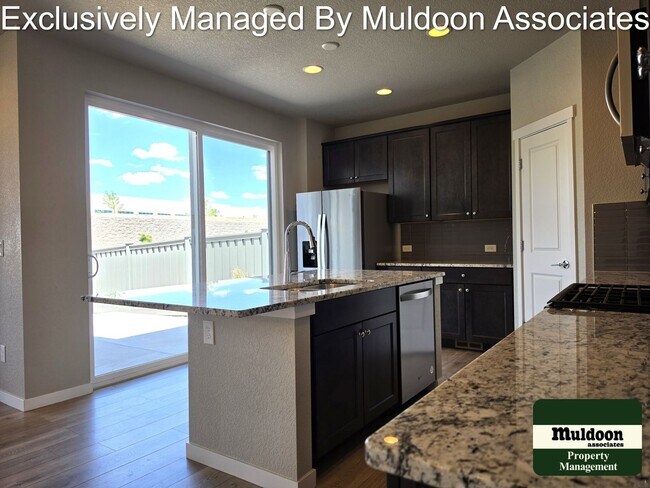 Building Photo - Beautiful 3 bed, 3 bath home in the desirable Pathways community!