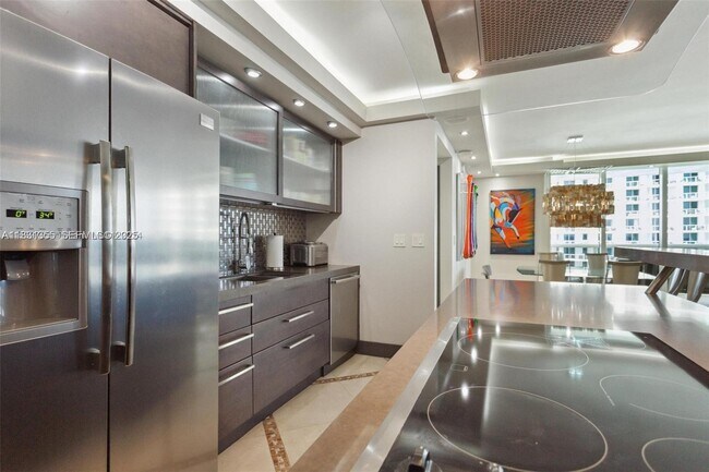 Building Photo - 1800 S Ocean Dr