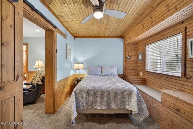 Building Photo - UNIQUE FURNISHED APARTMENTS WITH CUSTOM WOODWORK