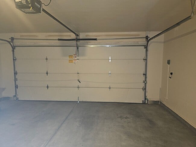 Building Photo - KEEP AN EYE ON THIS! WILL NOT LAST LONG!